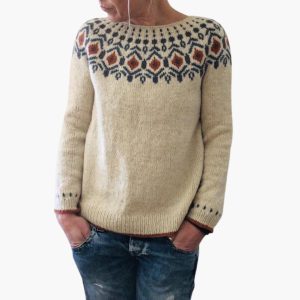 Women's sweater with round neckline and geometric pattern