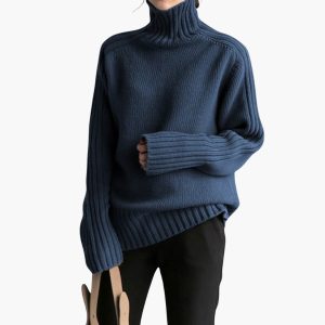 Women's sweater with turtleneck and ribbed texture