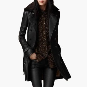 Women's coat with double-breasted front and buckle cuffs